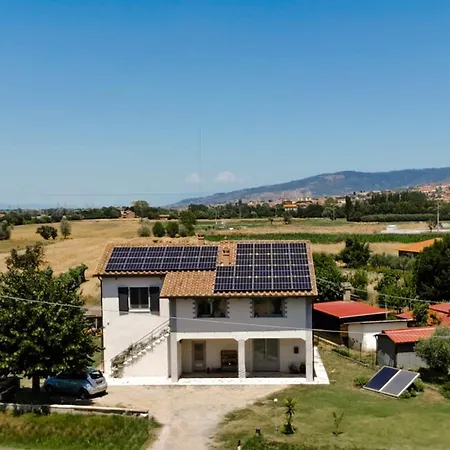 Netik - Tuscan Vineyard Escape